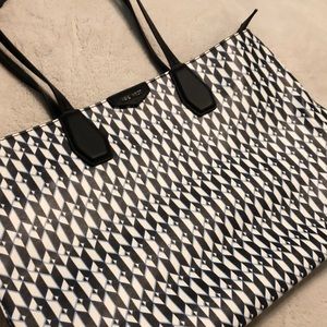 🎉6/$30 bundle🎉 Nine West purse